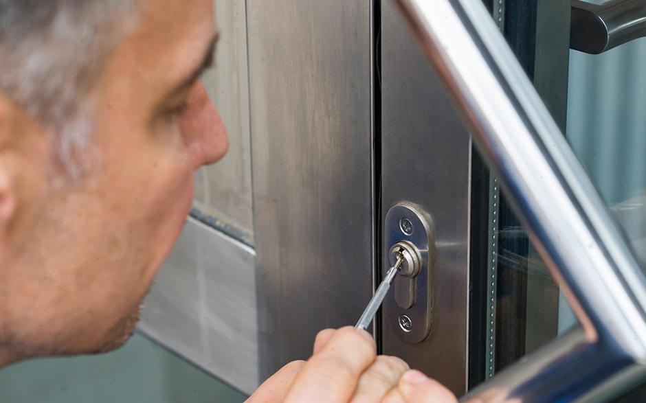 ouvrir une porte fermée à clé Bièvres