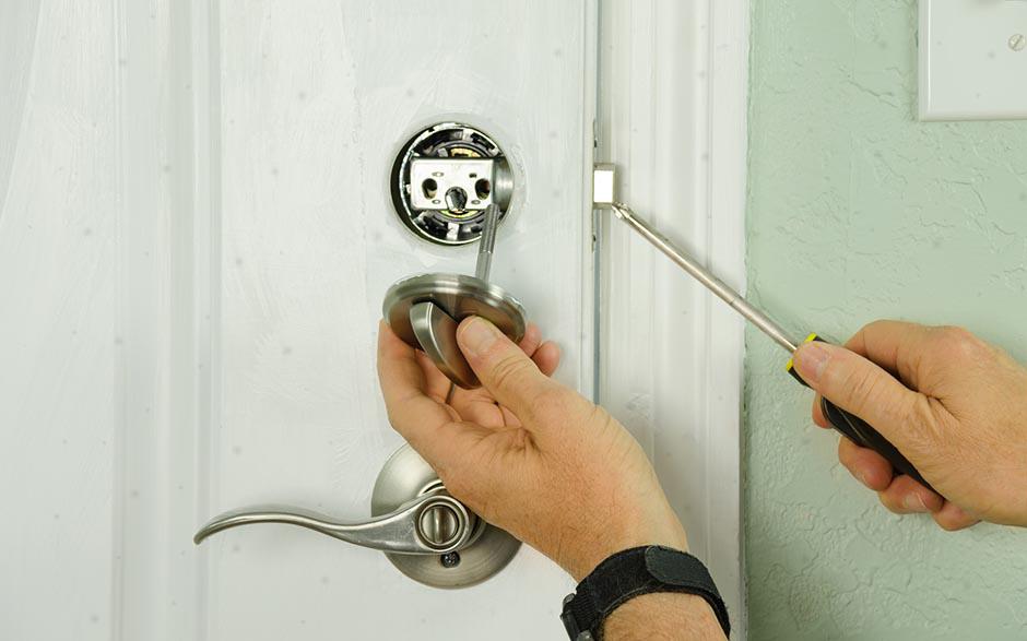ouvrir une porte fermée à clé Bièvres
